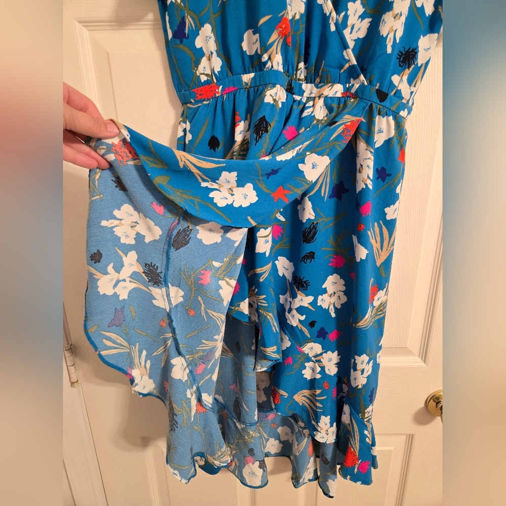 J. Crew Floral Blue And White Faux Wrap Dress Size Medium - Picture 11 of 12